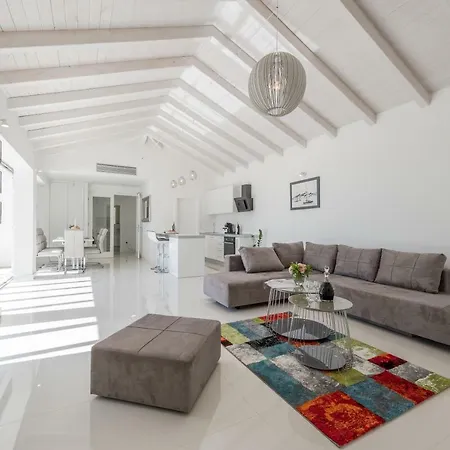 Villa Anita Debeljak